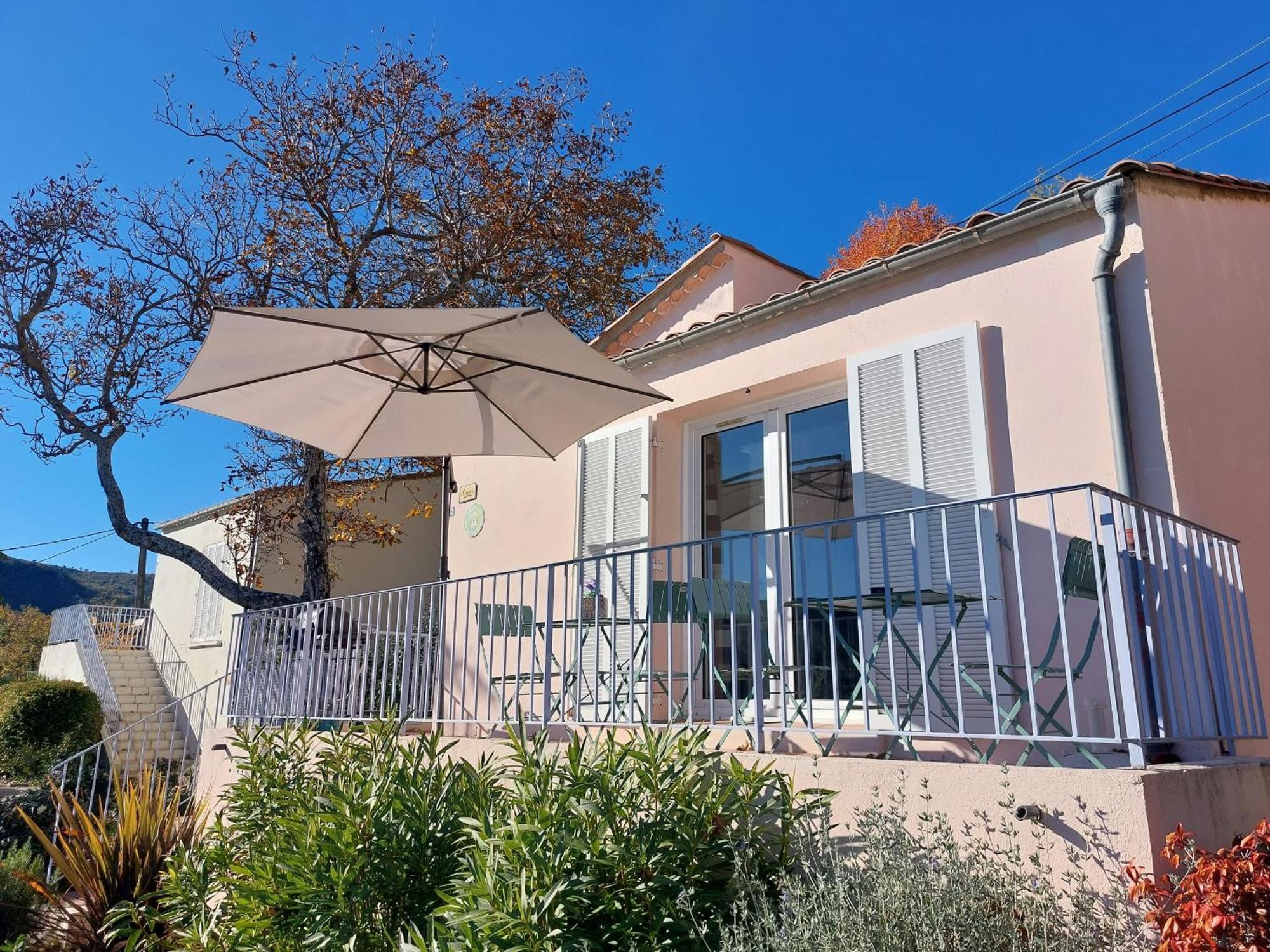 Entre mer et montagnes gîte d'étape la maison Barnoin et gîtes individuels Bouyon Esterno foto