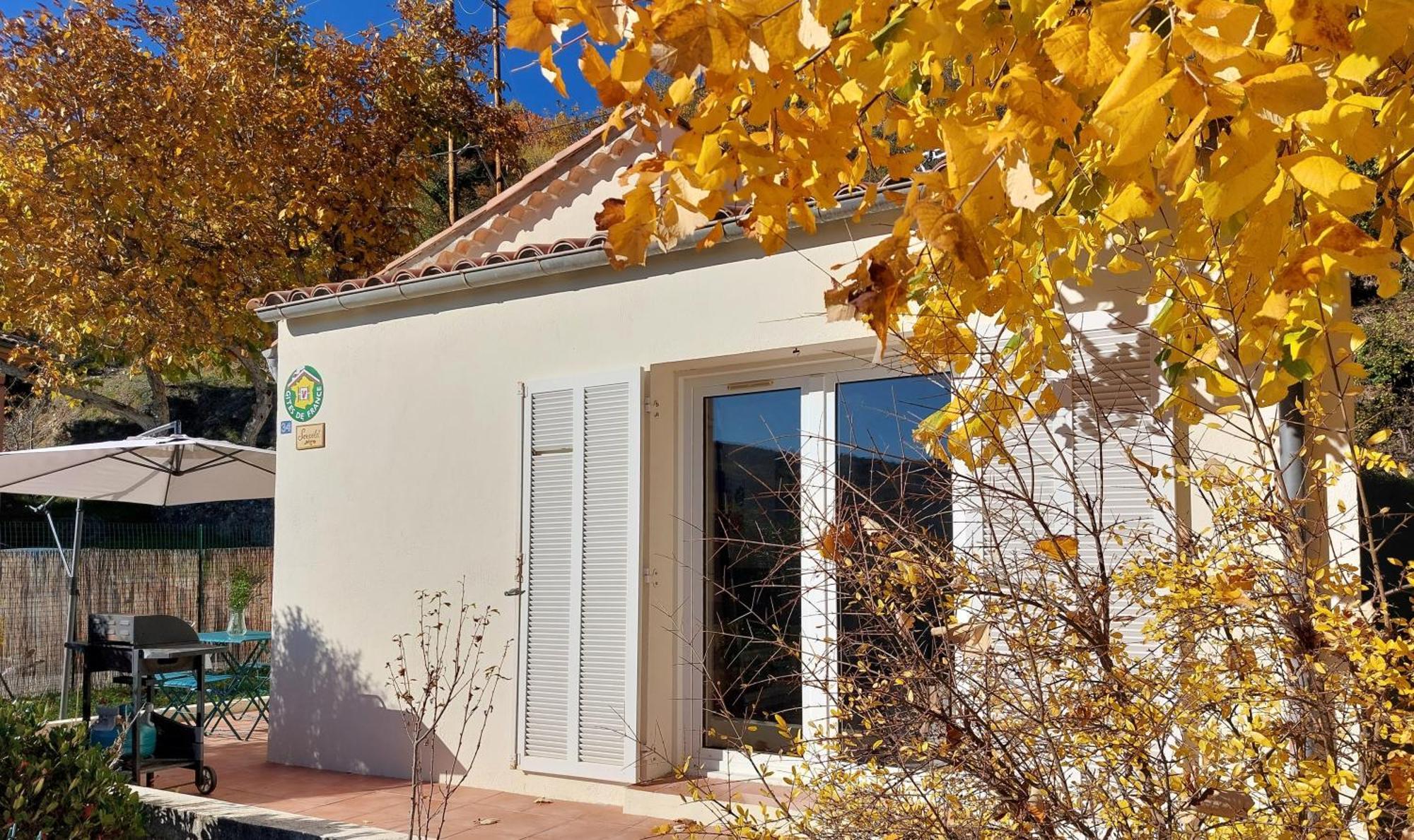 Entre mer et montagnes gîte d'étape la maison Barnoin et gîtes individuels Bouyon Esterno foto