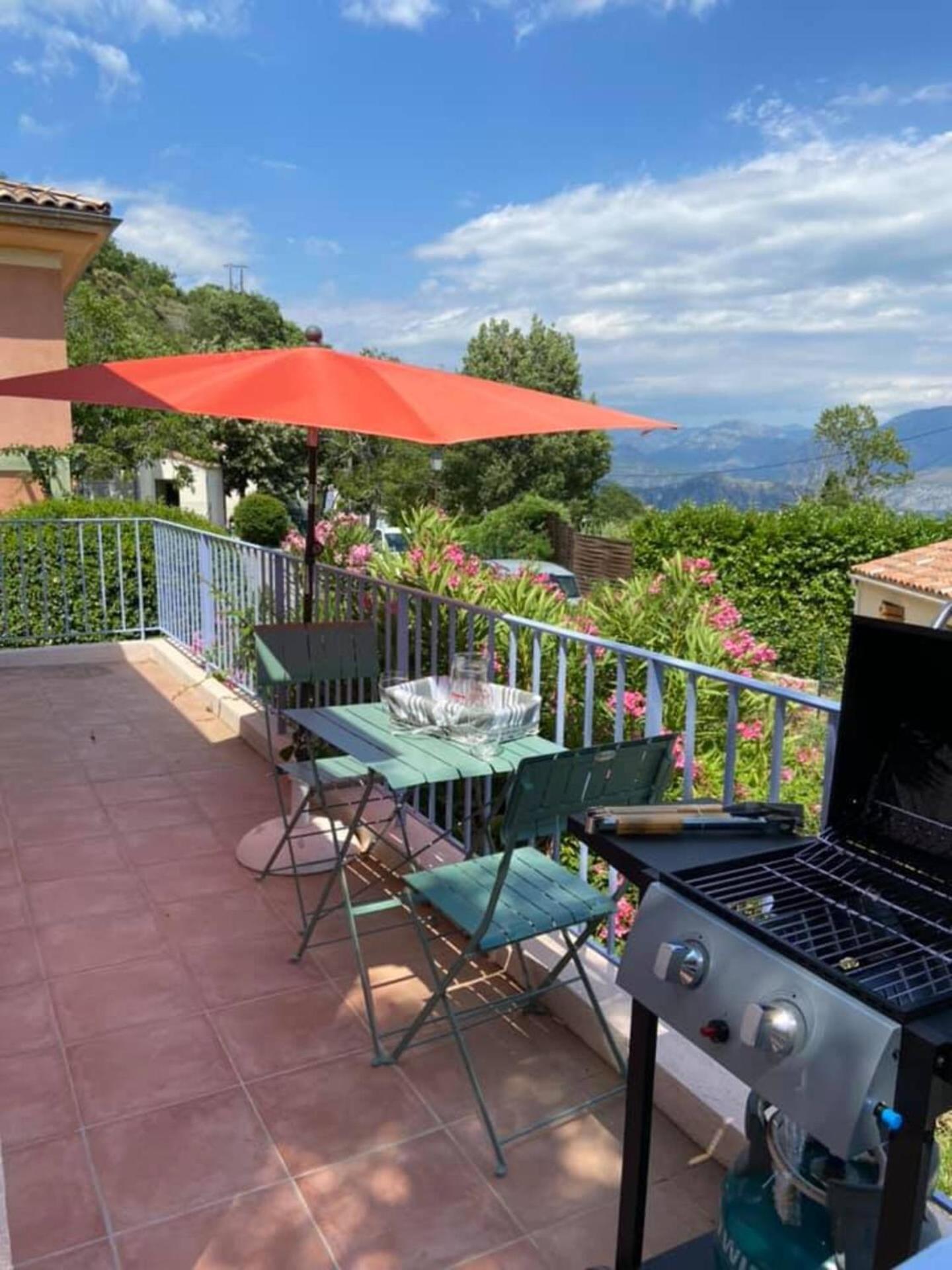 Entre mer et montagnes gîte d'étape la maison Barnoin et gîtes individuels Bouyon Esterno foto
